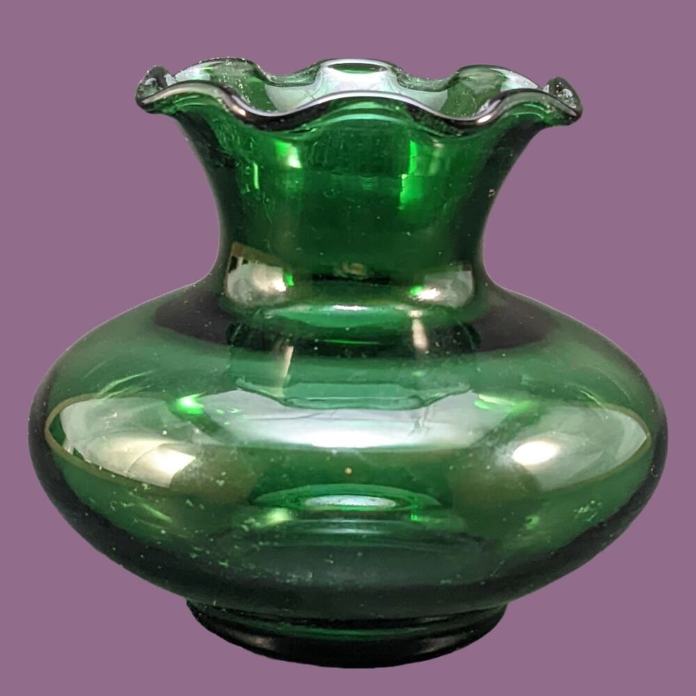 Vintage 1950s Anchor Hocking Small Emerald Green Glass Ruffle Top Vase